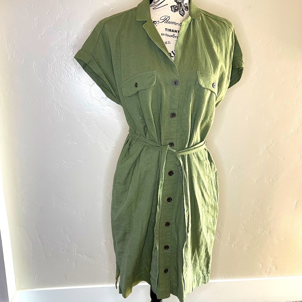 NWT Old Navy green collared button dress, tie waist with pockets! Size Medium